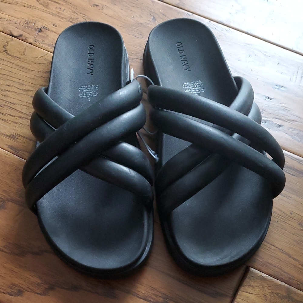 Old Navy Women's Black Faux Leather Puff Cross Slip On Sandals Size 10